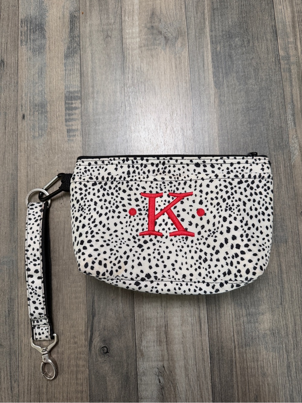 thirty-one Black & White Speckled Wristlet with Red Monogram and Matching Key Fo